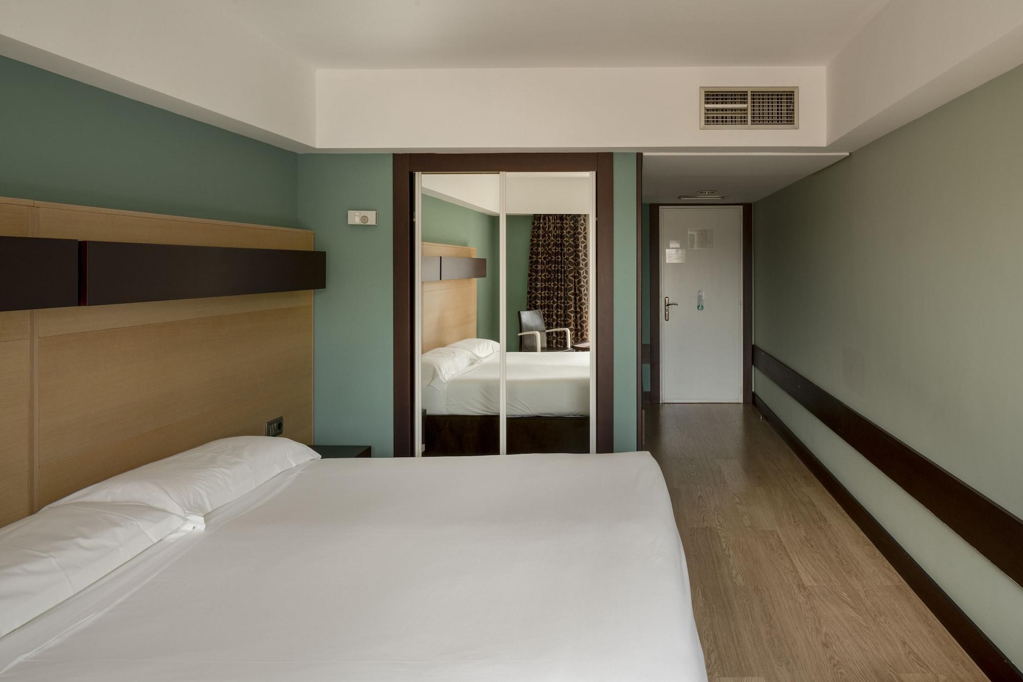 Hotel Ciudad De Λογκρόνο Εξωτερικό φωτογραφία